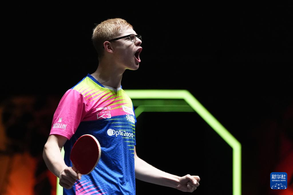 亲自发布了 亲自发布了