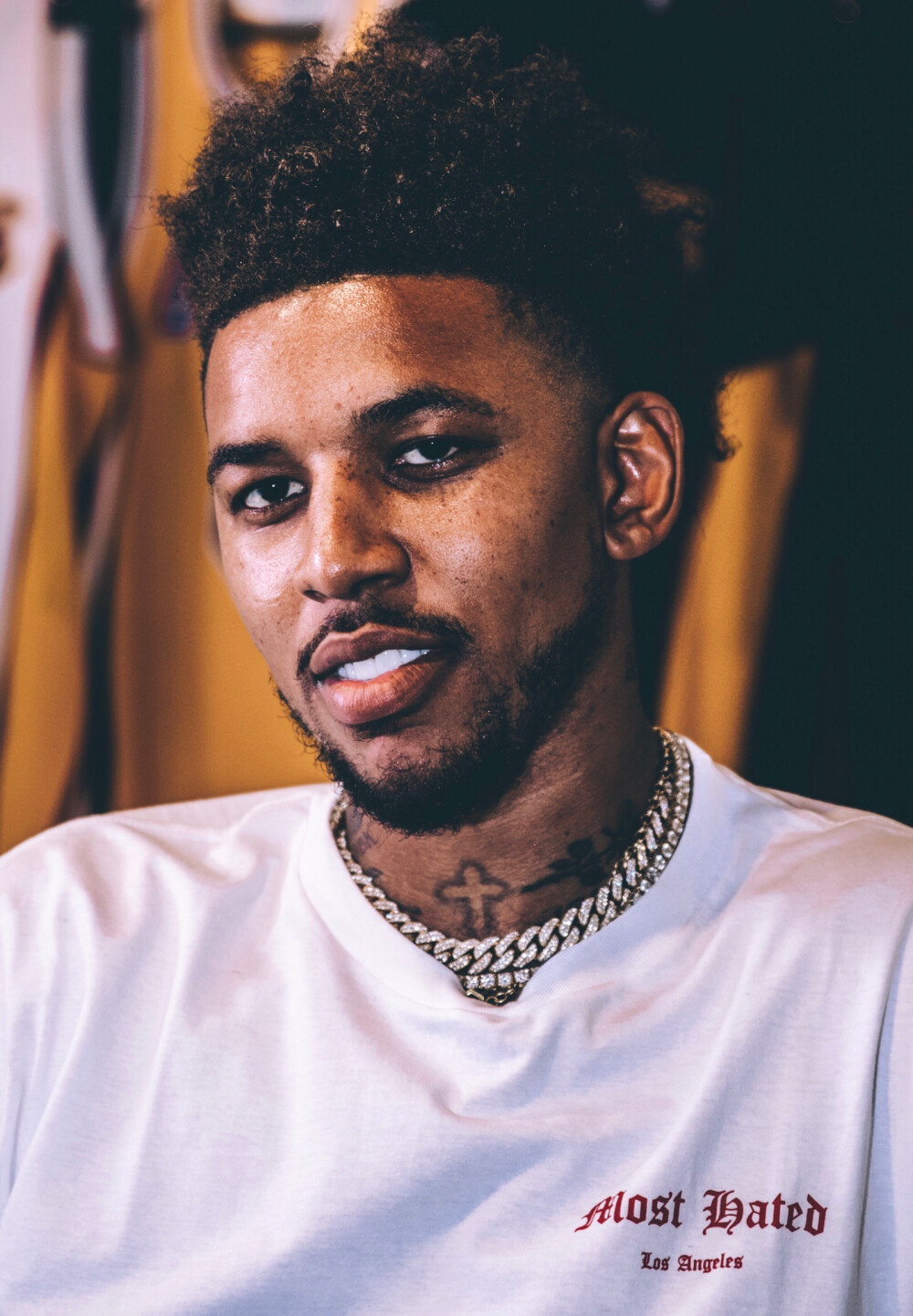 em